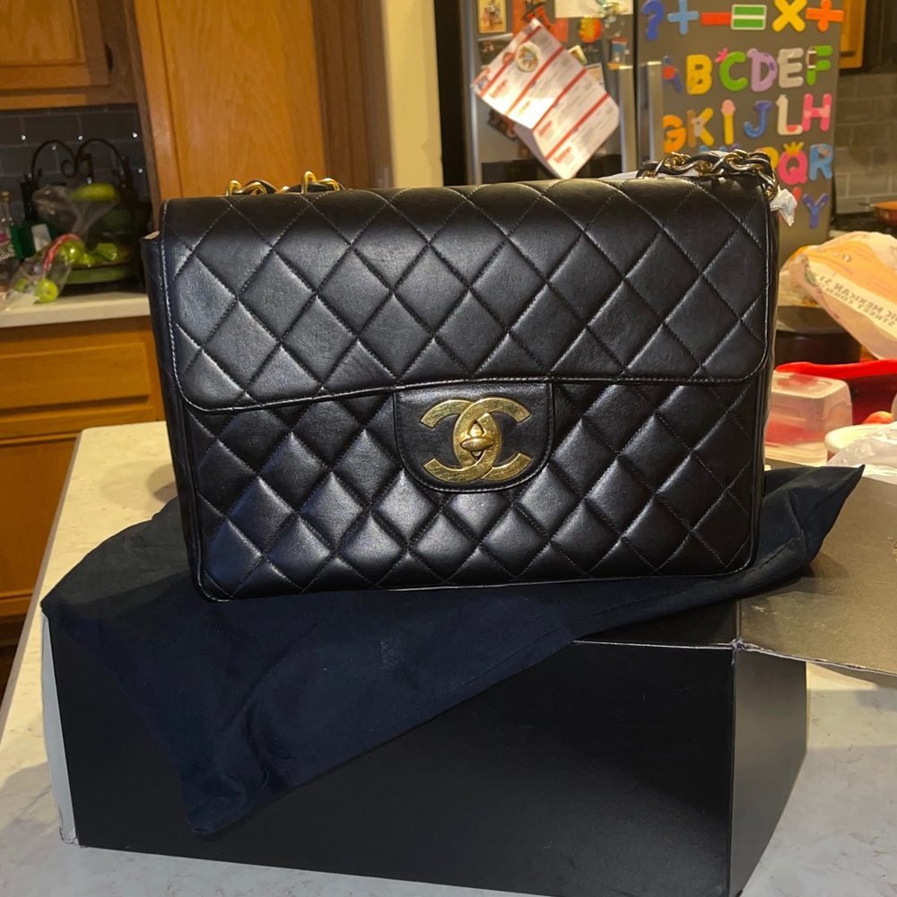Vintage Chanel Jumbo with big CC’s